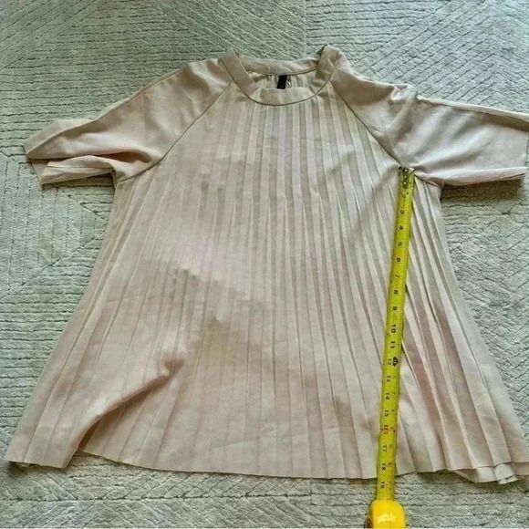 Beautiful flowy woman’s blouse - Picture 8 of 8